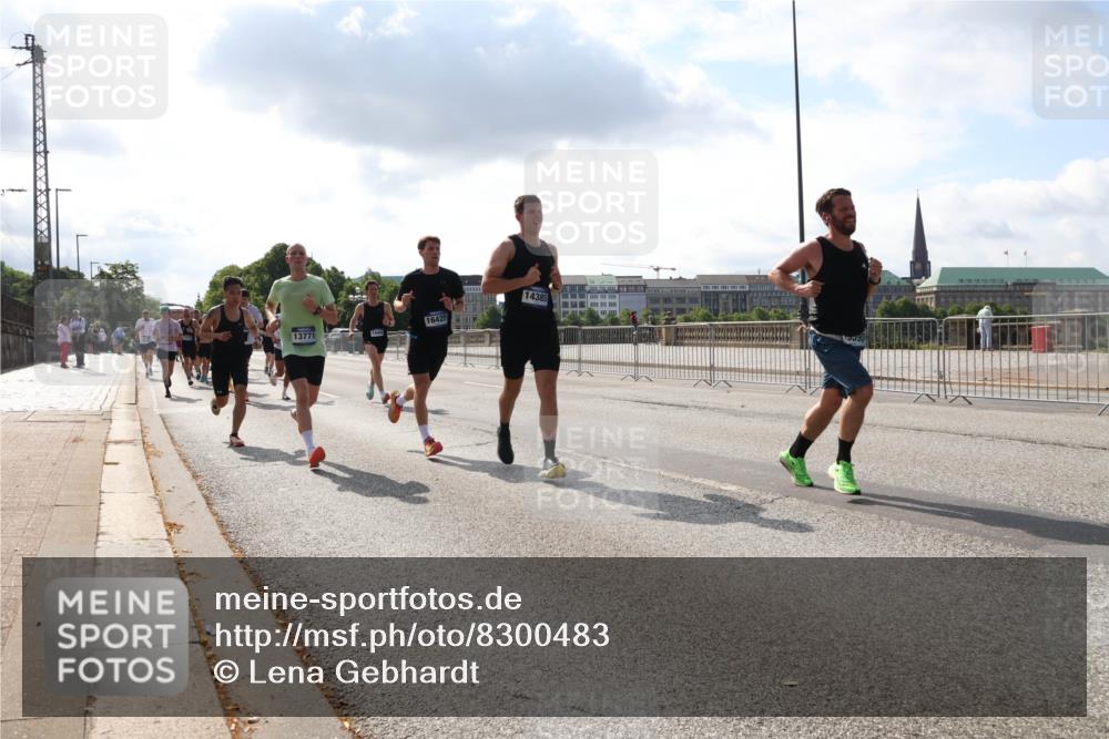 29.06.2025 - hella hamburg halbmarathon Lena Gebhardt http://msf.ph/oto/8300483 29.06.2025 09:47:01 Lombardsbrücke 13771, 1444, 16425, 14385, 1053, 1396, 1407, 1411, 1577, 1889, 1959, 2243, 2563, 2836, 3005, 3790, 3935, 4740, 4944, 5048, 5152, 5193, 5660, 6032, 6305, 6683, 6915, 7080, 7466, 7622, 7628, 7831, 7867, 8312, 8323, 9376, 9508, 9519, 10477, 10771, 10927, 11055, 11304, 11370, 11661, 11898, 12204, 12447, 12899, 13148, 13199, 13493, 13494, 13729, 13771, 13972, 13991, 14069, 14310, 14385, 15902, 16811, 16957 meine-sportfotos.de