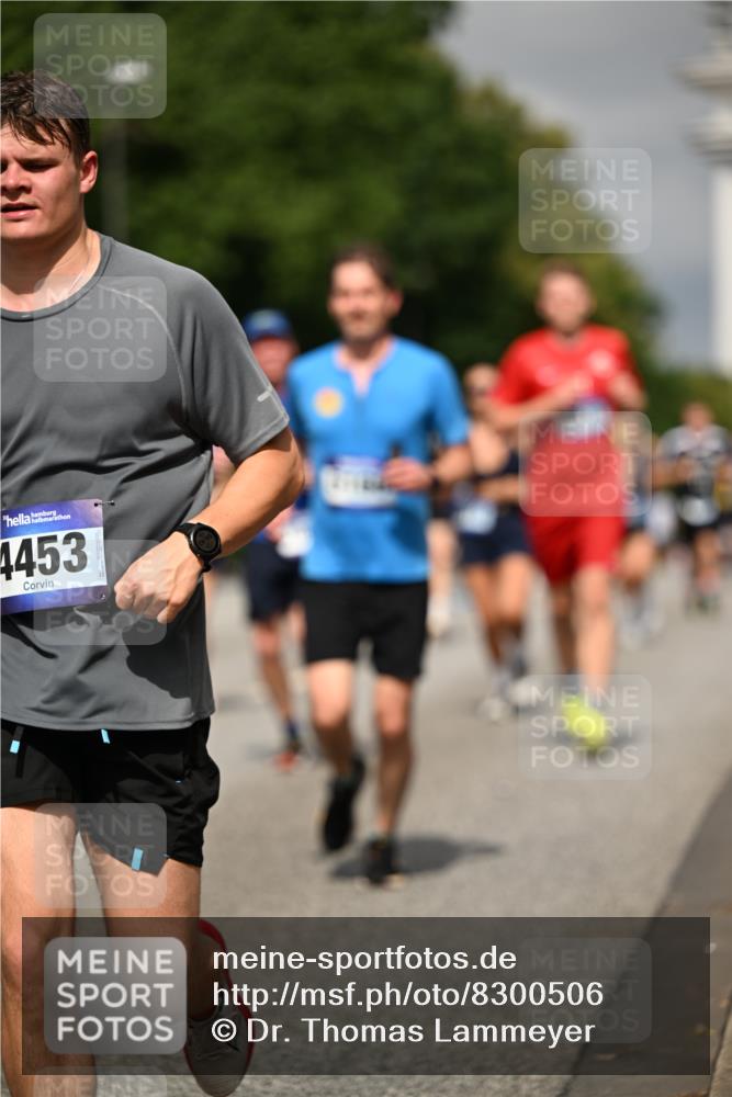 29.06.2025 - hella hamburg halbmarathon Dr. Thomas Lammeyer http://msf.ph/oto/8300506 29.06.2025 10:16:22 Kennedybrücke 1249, 1610, 1785, 1850, 1851, 2963, 2964, 3182, 3248, 3262, 3363, 4453, 5150, 5166, 5176, 6822, 6871, 7014, 7907, 8206, 8207, 8917, 8971, 9253, 9428, 10067, 10402, 10685, 11025 meine-sportfotos.de