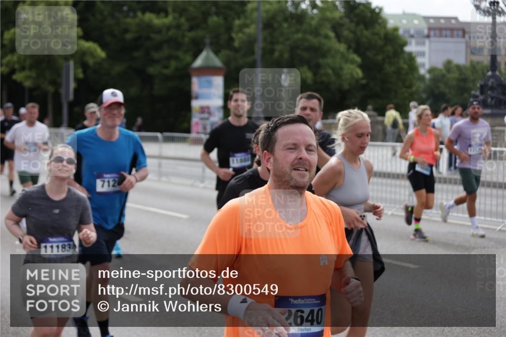29.06.2025 - hella hamburg halbmarathon Jannik Wohlers http://msf.ph/oto/8300549 29.06.2025 10:37:11 Lombardsbrücke 1475, 2199, 2640, 2853, 3230, 3633, 5171, 5186, 5790, 5875, 6243, 6821, 6955, 7085, 7124, 7350, 7544, 7777, 8843, 9524, 10476, 10506, 10798, 10919, 11183, 11801, 11888, 12123, 12242, 12254, 12472, 12762, 12824, 12935, 14130, 14282, 14657, 16032, 16303, 16582, 16680, 16706, 16837, 17305, 17307, 17355, 17793, 17798, 17965, 18903 meine-sportfotos.de