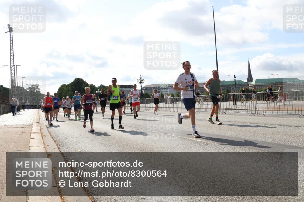 29.06.2025 - hella hamburg halbmarathon Lena Gebhardt http://msf.ph/oto/8300564 29.06.2025 09:59:34 Lombardsbrücke 2909, 6415, 5420, 6414, 1319, 1334, 1366, 1506, 1595, 1642, 1834, 1955, 2282, 2391, 2432, 2630, 2741, 2911, 3112, 3279, 3668, 3715, 4426, 4467, 4837, 4839, 5015, 5134, 5277, 5299, 5420, 5457, 5458, 5465, 5492, 5866, 6202, 6390, 6399, 6414, 6415, 6416, 7033, 7037, 7129, 7130, 7395, 7833, 7864, 8330, 8509, 8520, 8542, 8652, 8772, 8846, 8929, 9142, 9488, 9884, 9903, 9907, 9922, 9984, 10020, 10031, 10266, 11039, 11568, 11844 meine-sportfotos.de