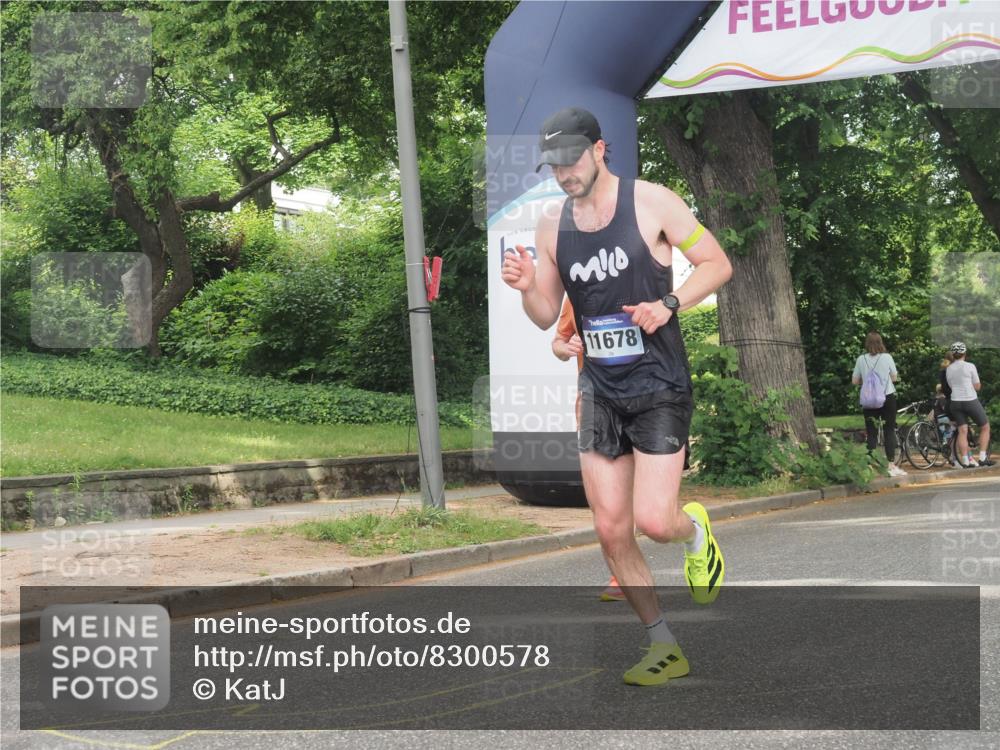 29.06.2025 - hella hamburg halbmarathon KatJ http://msf.ph/oto/8300578 29.06.2025 10:14:01 Zwischen KM18-KM19 7963 meine-sportfotos.de
