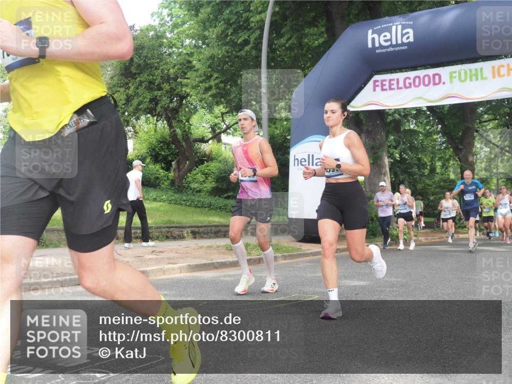 29.06.2025 - hella hamburg halbmarathon KatJ http://msf.ph/oto/8300811 29.06.2025 10:43:16 Zwischen KM18-KM19 1180, 4868, 6591, 6720, 8330, 8393 meine-sportfotos.de