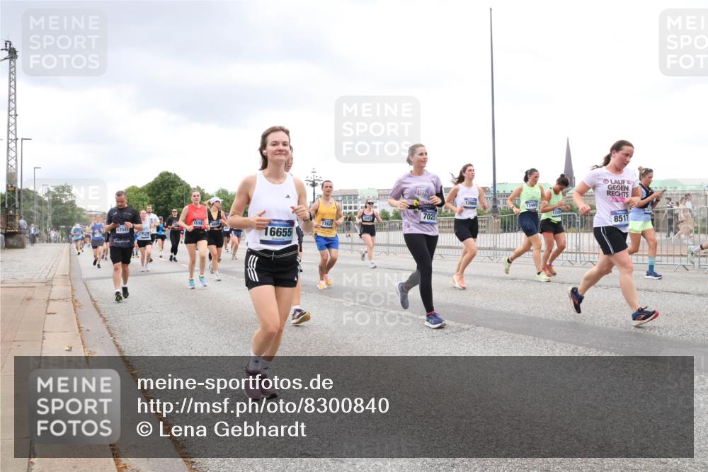 29.06.2025 - hella hamburg halbmarathon Lena Gebhardt http://msf.ph/oto/8300840 29.06.2025 10:56:23 Lombardsbrücke 1514, 12551, 16655, 11628, 7025, 13965, 13405, 133, 8517, 1047, 1113, 1738, 1909, 2095, 2143, 2307, 2793, 2887, 2915, 2991, 3257, 3268, 3438, 3520, 3614, 3675, 3676, 3953, 3987, 4083, 4354, 4473, 4773, 4836, 5237, 5306, 5438, 5580, 5693, 5757, 5911, 5994, 6494, 6690, 6968, 7025, 7028, 7090, 7307, 7516, 7616, 7711, 8005, 8108, 8305, 8517, 8606, 8766, 8939, 8943, 9383, 9435, 9606, 9838, 9910, 9948, 9953, 10555, 10569, 10571, 10640, 10740, 10784, 10987 meine-sportfotos.de