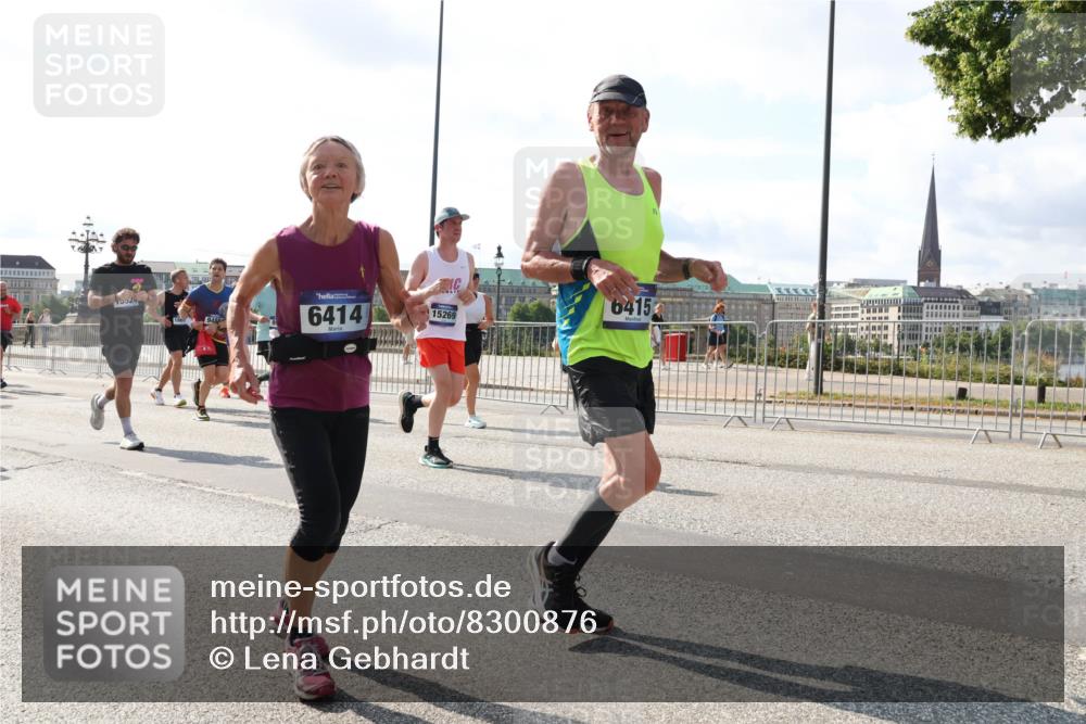 29.06.2025 - hella hamburg halbmarathon Lena Gebhardt http://msf.ph/oto/8300876 29.06.2025 09:59:36 Lombardsbrücke 15524, 9488, 6414, 15269, 6415, 1319, 1334, 1366, 1506, 1595, 1642, 1834, 1955, 2282, 2391, 2432, 2630, 2741, 2911, 3112, 3279, 3668, 3715, 3836, 4426, 4467, 4837, 4839, 5015, 5134, 5277, 5299, 5420, 5457, 5458, 5465, 5492, 5866, 6202, 6390, 6414, 6415, 6416, 7033, 7037, 7129, 7130, 7395, 7833, 7864, 8330, 8509, 8520, 8542, 8652, 8772, 8846, 8929, 9142, 9488, 9903, 9907, 9922, 9984, 10020, 10031, 10266, 11039, 11568, 11844 meine-sportfotos.de