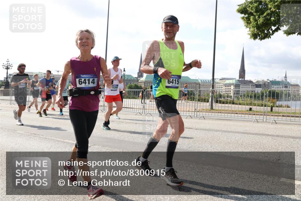 29.06.2025 - hella hamburg halbmarathon Lena Gebhardt http://msf.ph/oto/8300915 29.06.2025 09:59:36 Lombardsbrücke 15524, 6414, 15269, 6415, 1319, 1334, 1366, 1506, 1595, 1642, 1834, 1955, 2282, 2391, 2432, 2630, 2741, 2911, 3112, 3279, 3668, 3715, 3836, 4426, 4467, 4837, 4839, 5015, 5134, 5277, 5299, 5420, 5457, 5458, 5465, 5492, 5866, 6202, 6390, 6414, 6415, 6416, 7033, 7037, 7129, 7130, 7395, 7833, 7864, 8330, 8509, 8520, 8542, 8652, 8772, 8846, 8929, 9142, 9488, 9903, 9907, 9922, 9984, 10020, 10031, 10266, 11039, 11568, 11844 meine-sportfotos.de