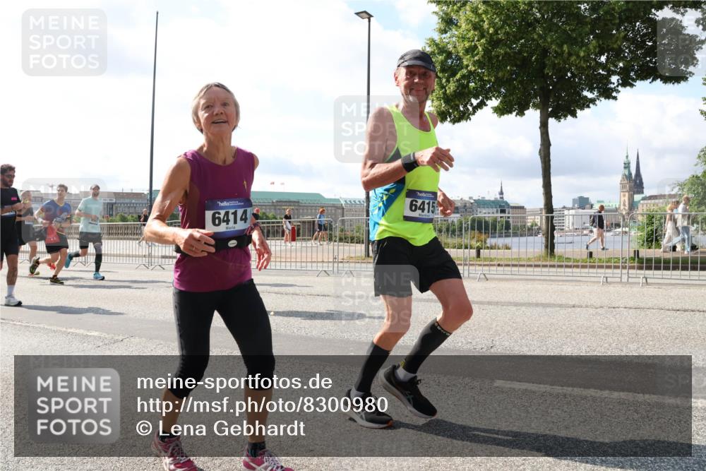 29.06.2025 - hella hamburg halbmarathon Lena Gebhardt http://msf.ph/oto/8300980 29.06.2025 09:59:36 Lombardsbrücke 6414, 6415, 1319, 1334, 1366, 1506, 1595, 1642, 1834, 1955, 2282, 2391, 2432, 2630, 2741, 2911, 3112, 3279, 3668, 3715, 3836, 4426, 4467, 4837, 4839, 5015, 5134, 5277, 5299, 5420, 5457, 5458, 5465, 5492, 5866, 6202, 6390, 6414, 6415, 6416, 7033, 7037, 7129, 7130, 7395, 7833, 7864, 8330, 8509, 8520, 8542, 8652, 8772, 8846, 8929, 9142, 9488, 9903, 9907, 9922, 9984, 10020, 10031, 10266, 11039, 11568, 11844 meine-sportfotos.de