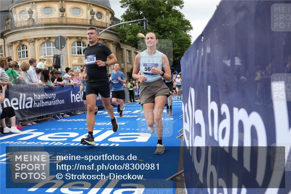 29.06.2025 - hella hamburg halbmarathon Strokosch-Dieckow http://msf.ph/oto/8300981 29.06.2025 10:53:48 Ziel 1422, 1706, 1870, 2082, 2518, 5607, 6260, 6877, 7177, 7395, 7973, 8285, 8335, 9922, 10529, 10891, 12413, 14026, 14175, 14702, 14818, 15502, 16477, 16538, 17482, 17740, 18249, 18418, 18487, 18514, 18759, 18831, 18879, 18915, 19177 meine-sportfotos.de