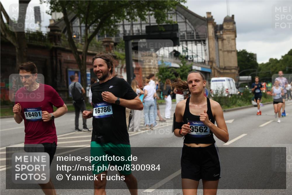 29.06.2025 - hella hamburg halbmarathon Yannick Fuchs http://msf.ph/oto/8300984 29.06.2025 10:49:51 20KM 1130, 1180, 1193, 2982, 3042, 3048, 3058, 3668, 4951, 5287, 5465, 5672, 6569, 6591, 6924, 7594, 7742, 8255, 8311, 8330, 8639, 8863, 9361, 9562, 11039, 11143, 11309, 11638, 12196, 12515, 13474, 14363, 14365, 14461, 15184, 15818, 15884, 16375, 16401, 16434, 16521, 16625, 16786, 17259, 17615, 17640, 17642, 18064, 18125, 18212, 18325, 18340, 18495, 18634, 18741, 18746, 18835, 19120, 19152 meine-sportfotos.de