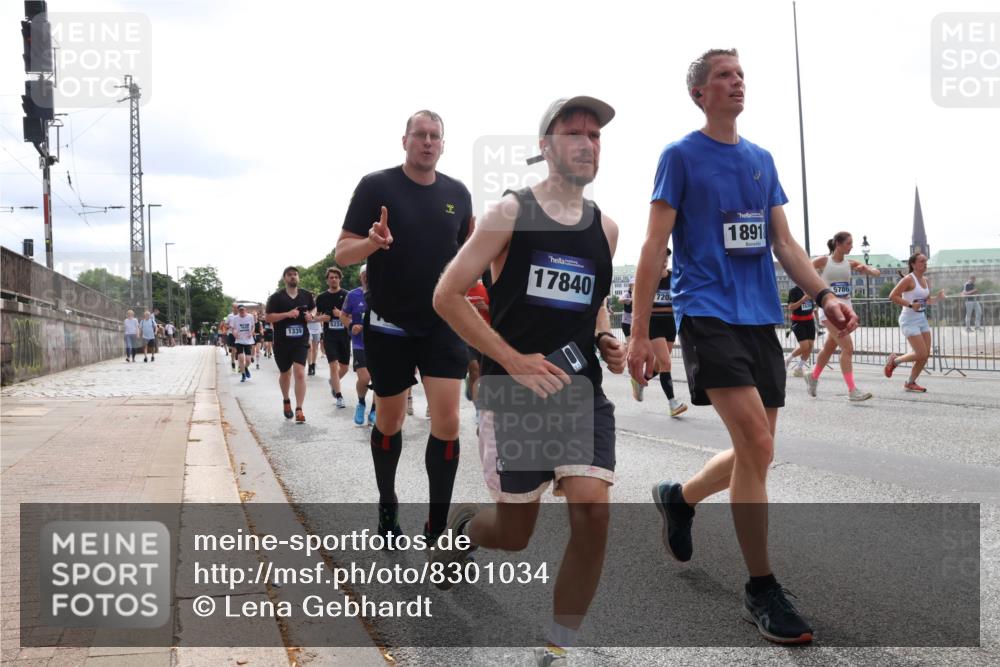 29.06.2025 - hella hamburg halbmarathon Lena Gebhardt http://msf.ph/oto/8301034 29.06.2025 10:37:07 Lombardsbrücke 1339, 5224, 17840, 720, 1891, 5786, 1022, 1118, 1253, 1276, 1337, 1339, 1488, 1490, 1597, 1819, 1948, 1952, 1954, 2016, 2031, 2072, 2104, 2272, 2480, 2486, 2552, 2588, 3127, 3165, 3714, 3873, 3895, 4084, 4097, 4347, 4618, 4733, 4762, 4996, 5146, 5224, 5538, 5560, 5640, 5786, 5789, 5940, 6156, 6172, 6359, 6584, 6804, 7085, 7202, 7235, 7707, 7773, 7823, 8007, 8257, 8258, 8315, 8499, 8758, 8811, 8843, 8936, 8937, 9054, 9055, 9295, 9500, 9694, 13265, 15077 meine-sportfotos.de
