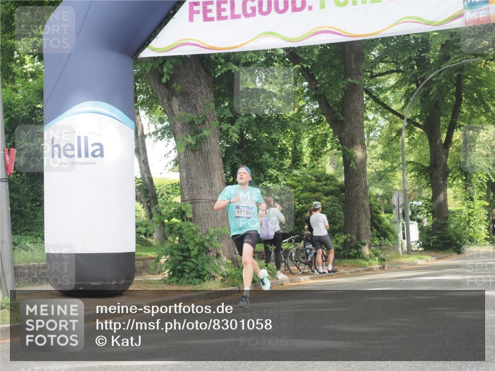 29.06.2025 - hella hamburg halbmarathon KatJ http://msf.ph/oto/8301058 29.06.2025 10:14:04 Zwischen KM18-KM19 7963 meine-sportfotos.de