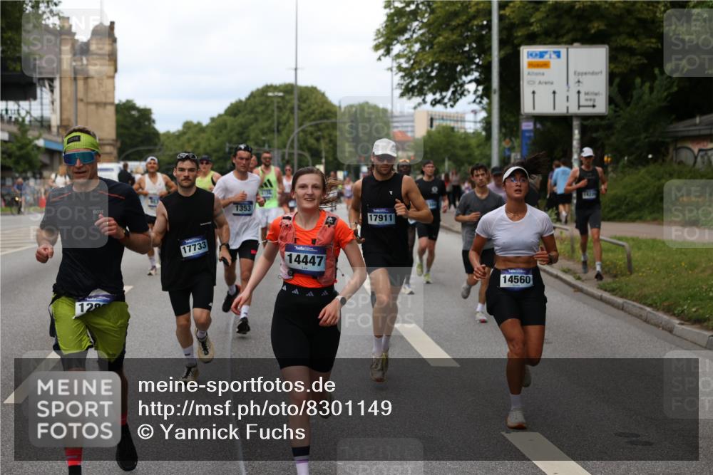 29.06.2025 - hella hamburg halbmarathon Yannick Fuchs http://msf.ph/oto/8301149 29.06.2025 10:37:29 20KM 1353, 1675, 1735, 2653, 4229, 4318, 5011, 5124, 5477, 7026, 7508, 9364, 9371, 9534, 10099, 10251, 11177, 12153, 12723, 12839, 13746, 13807, 14201, 14226, 14447, 14484, 14560, 14813, 14849, 15255, 15328, 15535, 15706, 15851, 15921, 16333, 17733, 17911, 18004, 18274, 18275, 18304, 18449, 18659, 18987, 19009, 19229 meine-sportfotos.de