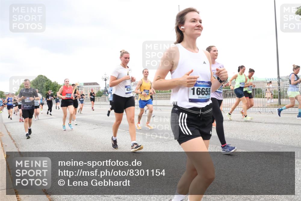 29.06.2025 - hella hamburg halbmarathon Lena Gebhardt http://msf.ph/oto/8301154 29.06.2025 10:56:23 Lombardsbrücke 1544, 1255, 4354, 11628, 16655, 13405, 13405, 1047, 1113, 1738, 1909, 2095, 2143, 2307, 2793, 2887, 2915, 2991, 3257, 3268, 3438, 3520, 3614, 3675, 3676, 3953, 3987, 4083, 4354, 4473, 4773, 4836, 5237, 5306, 5438, 5580, 5693, 5757, 5911, 5994, 6494, 6690, 6968, 7025, 7028, 7090, 7307, 7516, 7616, 7711, 8005, 8108, 8305, 8517, 8606, 8766, 8939, 8943, 9383, 9435, 9606, 9838, 9910, 9948, 9953, 10555, 10569, 10571, 10640, 10740, 10784, 10987 meine-sportfotos.de