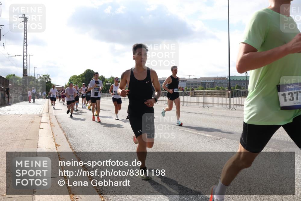 29.06.2025 - hella hamburg halbmarathon Lena Gebhardt http://msf.ph/oto/8301198 29.06.2025 09:47:03 Lombardsbrücke 13148, 1377, 1053, 1396, 1407, 1411, 1577, 1910, 1959, 2243, 2563, 2774, 2836, 3005, 3790, 3935, 4740, 4944, 5048, 5152, 5193, 5660, 6032, 6305, 6473, 6683, 6915, 7080, 7466, 7622, 7628, 7831, 7867, 7972, 8312, 8323, 8366, 9376, 9508, 9519, 10477, 10771, 10927, 11055, 11304, 11370, 11661, 11898, 12204, 12447, 12899, 13148, 13199, 13493, 13494, 13729, 13771, 13972, 13991, 14069, 14310, 14385, 16811, 16957 meine-sportfotos.de