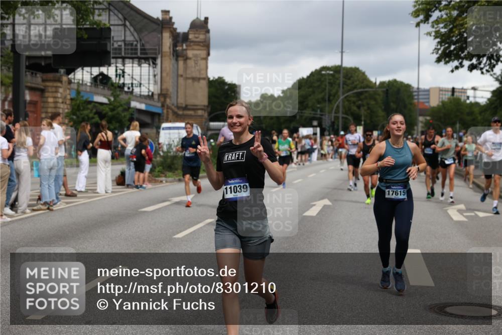 29.06.2025 - hella hamburg halbmarathon Yannick Fuchs http://msf.ph/oto/8301210 29.06.2025 10:49:53 20KM 1130, 1180, 1193, 2982, 3042, 3048, 3058, 3668, 4951, 5287, 5465, 5672, 6569, 6591, 6759, 6924, 7742, 8255, 8311, 8330, 8639, 8863, 9361, 9562, 11039, 11143, 11309, 11554, 11638, 12196, 12515, 13474, 14363, 14461, 15184, 15818, 16375, 16401, 16434, 16625, 16786, 17468, 17615, 17640, 17642, 18125, 18212, 18325, 18340, 18495, 18634, 18741, 18746, 18835, 19120, 19152 meine-sportfotos.de