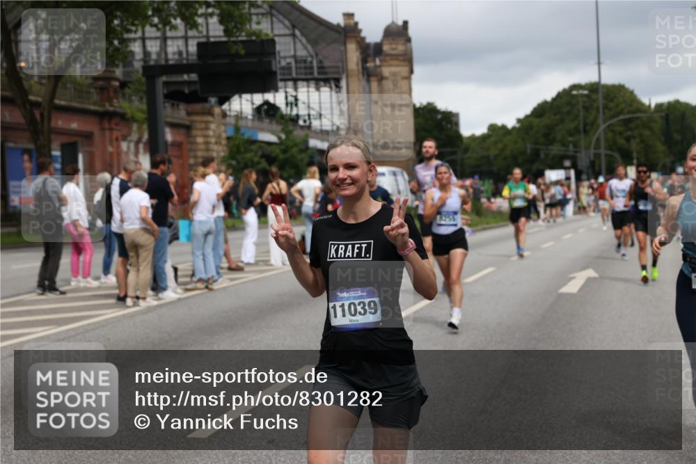 29.06.2025 - hella hamburg halbmarathon Yannick Fuchs http://msf.ph/oto/8301282 29.06.2025 10:49:53 20KM 1130, 1180, 1193, 2982, 3042, 3048, 3058, 3668, 4951, 5287, 5465, 5672, 6569, 6591, 6759, 6924, 7742, 8255, 8311, 8330, 8639, 8863, 9361, 9562, 11039, 11143, 11309, 11554, 11638, 12196, 12515, 13474, 14363, 14461, 15184, 15818, 16375, 16401, 16434, 16625, 16786, 17468, 17615, 17640, 17642, 18125, 18212, 18325, 18340, 18495, 18634, 18741, 18746, 18835, 19120, 19152 meine-sportfotos.de