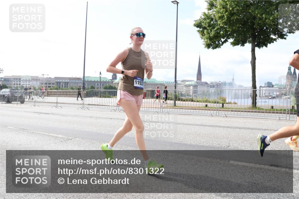 29.06.2025 - hella hamburg halbmarathon Lena Gebhardt http://msf.ph/oto/8301322 29.06.2025 10:12:10 Lombardsbrücke 1062, 1328, 1790, 1850, 1992, 2661, 3363, 3746, 4227, 4453, 4499, 5176, 5379, 5605, 6822, 6871, 6966, 7474, 7571, 9191, 9253, 9254, 9405, 9428, 9705, 10042, 10409, 10685, 11507, 11509, 11525, 11537, 11581, 11917, 12473, 13171, 13177, 13542, 13958, 14060, 14196, 14313, 14384, 14863, 14868, 15137, 15945, 16379, 16976, 17638, 17774, 18261, 18395, 18429, 18655 meine-sportfotos.de