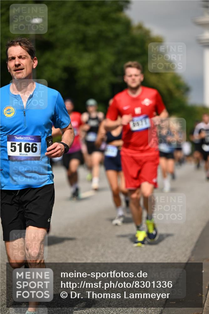 29.06.2025 - hella hamburg halbmarathon Dr. Thomas Lammeyer http://msf.ph/oto/8301336 29.06.2025 10:16:23 Kennedybrücke 1249, 1610, 1785, 1850, 1851, 2963, 2964, 3182, 3248, 3262, 3363, 4453, 5150, 5166, 5176, 6822, 6871, 7014, 7907, 8206, 8207, 8917, 8971, 9428, 10067, 10402, 10685, 11025 meine-sportfotos.de