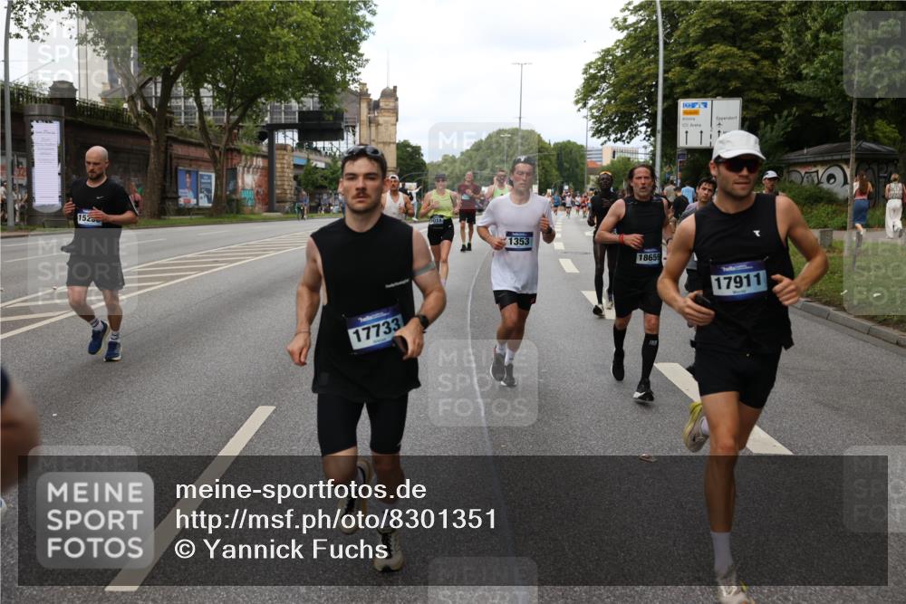29.06.2025 - hella hamburg halbmarathon Yannick Fuchs http://msf.ph/oto/8301351 29.06.2025 10:37:31 20KM 1353, 1675, 1735, 2653, 4229, 4318, 5011, 5124, 5477, 7026, 7508, 7635, 9364, 9371, 9534, 10099, 10251, 11177, 12153, 12723, 12839, 13398, 13746, 13807, 14201, 14210, 14226, 14447, 14484, 14560, 14849, 15255, 15328, 15535, 15706, 15851, 15921, 16314, 16338, 17733, 17911, 18004, 18274, 18275, 18304, 18449, 18659, 18987, 19009, 19229 meine-sportfotos.de
