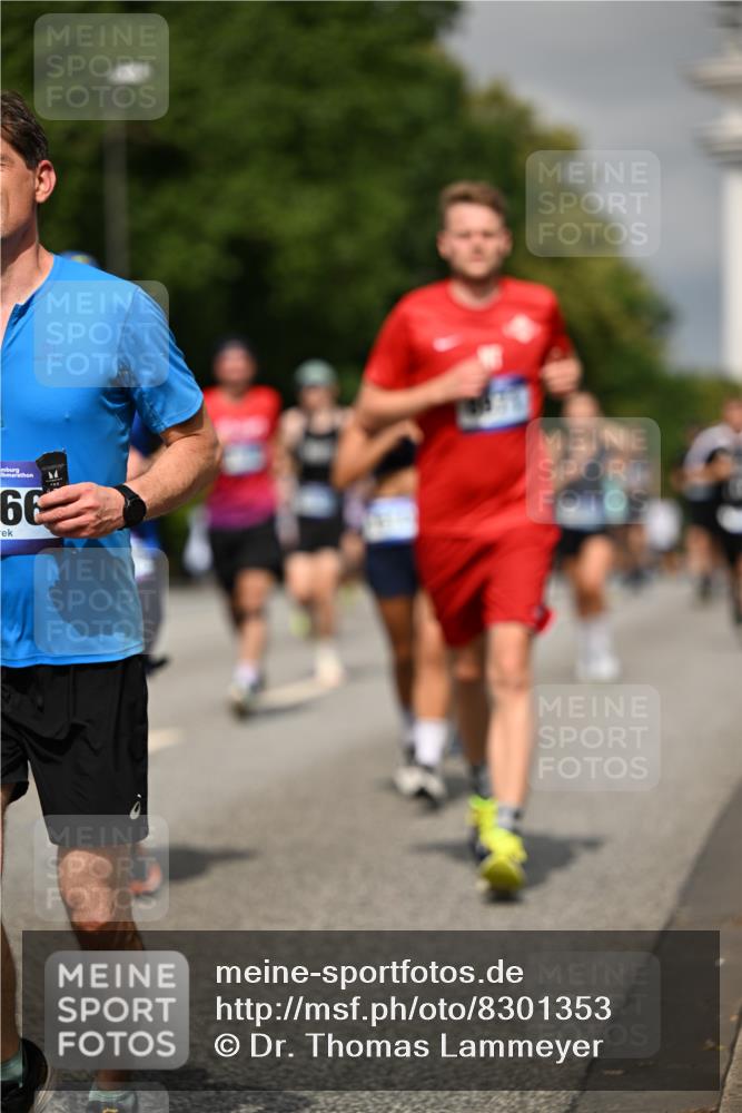 29.06.2025 - hella hamburg halbmarathon Dr. Thomas Lammeyer http://msf.ph/oto/8301353 29.06.2025 10:16:23 Kennedybrücke 1249, 1610, 1785, 1850, 1851, 2963, 2964, 3182, 3248, 3262, 3363, 4453, 5150, 5166, 5176, 6822, 6871, 7014, 7907, 8206, 8207, 8917, 8971, 9428, 10067, 10402, 10685, 11025 meine-sportfotos.de