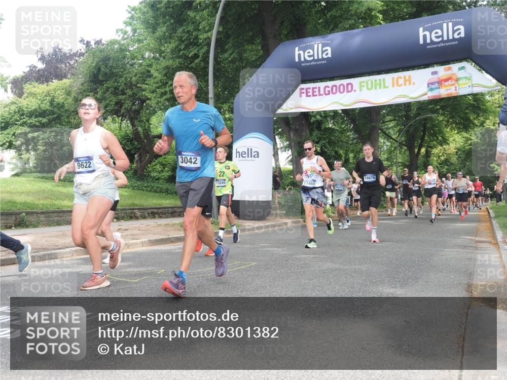 29.06.2025 - hella hamburg halbmarathon KatJ http://msf.ph/oto/8301382 29.06.2025 10:43:21 Zwischen KM18-KM19 3042, 5418, 6591, 6720, 8255, 8393 meine-sportfotos.de