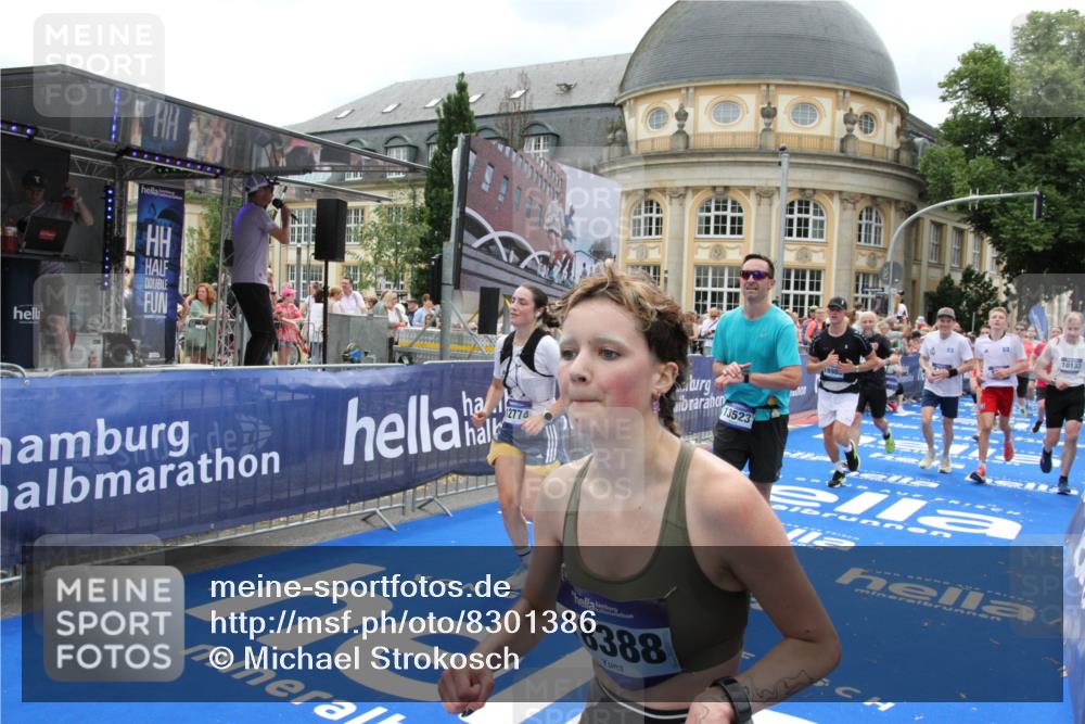 29.06.2025 - hella hamburg halbmarathon Michael Strokosch http://msf.ph/oto/8301386 29.06.2025 10:57:46 Ziel 1715, 1719, 1972, 2606, 5391, 7833, 10133, 12440, 12774, 13523, 14737, 15217, 15220, 16418, 17201, 17455, 17814, 18388, 18508, 18727, 18985 meine-sportfotos.de
