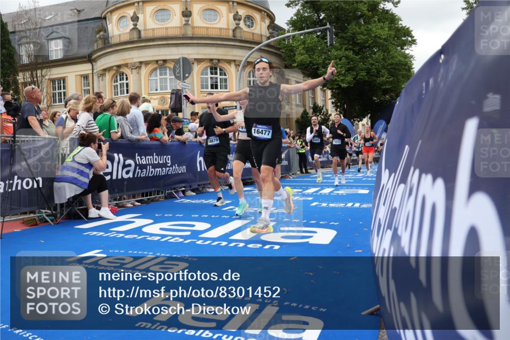 29.06.2025 - hella hamburg halbmarathon Strokosch-Dieckow http://msf.ph/oto/8301452 29.06.2025 10:53:56 Ziel 1151, 1706, 1815, 1870, 2432, 3096, 6356, 6374, 6481, 7395, 7918, 7973, 8394, 9032, 10891, 11499, 11789, 12379, 12413, 13032, 13869, 14026, 14175, 16477, 16538, 17348, 18308, 18418, 18831, 18879, 18915, 19177 meine-sportfotos.de