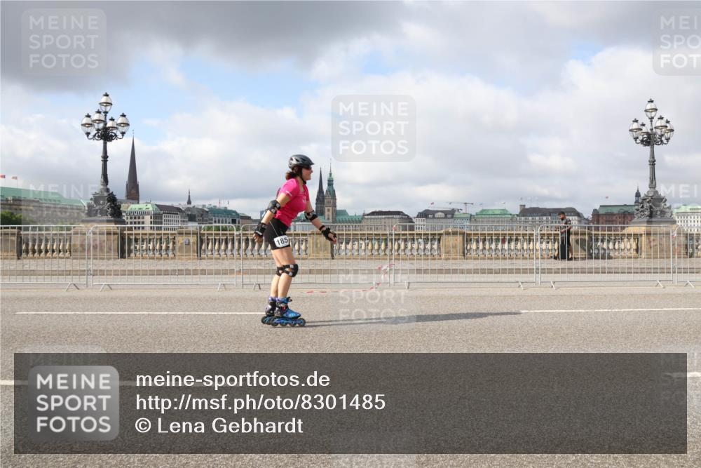 29.06.2025 - hella hamburg halbmarathon Lena Gebhardt http://msf.ph/oto/8301485 29.06.2025 09:06:39 Lombardsbrücke  meine-sportfotos.de