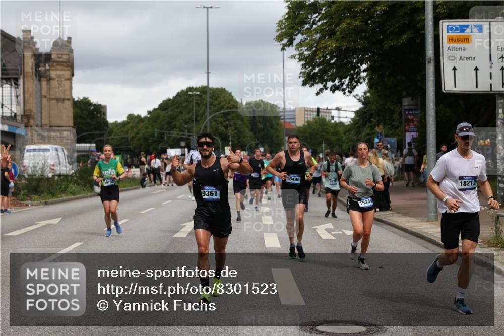 29.06.2025 - hella hamburg halbmarathon Yannick Fuchs http://msf.ph/oto/8301523 29.06.2025 10:49:56 20KM 1130, 1180, 2378, 2982, 3042, 3048, 4951, 5287, 5465, 5672, 5721, 6759, 7646, 7742, 8255, 8311, 8330, 8639, 8863, 9361, 9562, 9622, 11039, 11143, 11309, 11554, 11638, 12196, 12515, 12858, 13474, 14363, 14461, 15134, 15184, 16043, 16375, 16401, 16434, 16625, 16786, 17468, 17615, 18125, 18212, 18325, 18340, 18495, 18531, 18634, 18741, 18746, 18835, 18966, 19120, 19152 meine-sportfotos.de