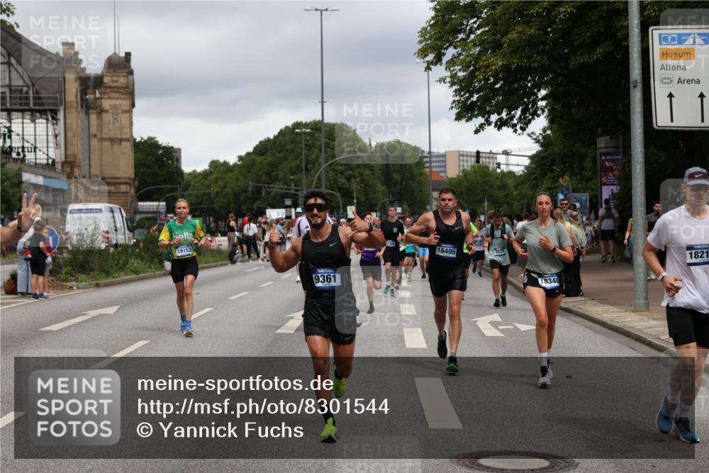 29.06.2025 - hella hamburg halbmarathon Yannick Fuchs http://msf.ph/oto/8301544 29.06.2025 10:49:56 20KM 1130, 1180, 2378, 2982, 3042, 3048, 4951, 5287, 5465, 5672, 5721, 6759, 7646, 7742, 8255, 8311, 8330, 8639, 8863, 9361, 9562, 9622, 11039, 11143, 11309, 11554, 11638, 12196, 12515, 12858, 13474, 14363, 14461, 15134, 15184, 16043, 16375, 16401, 16434, 16625, 16786, 17468, 17615, 18125, 18212, 18325, 18340, 18495, 18531, 18634, 18741, 18746, 18835, 18966, 19120, 19152 meine-sportfotos.de