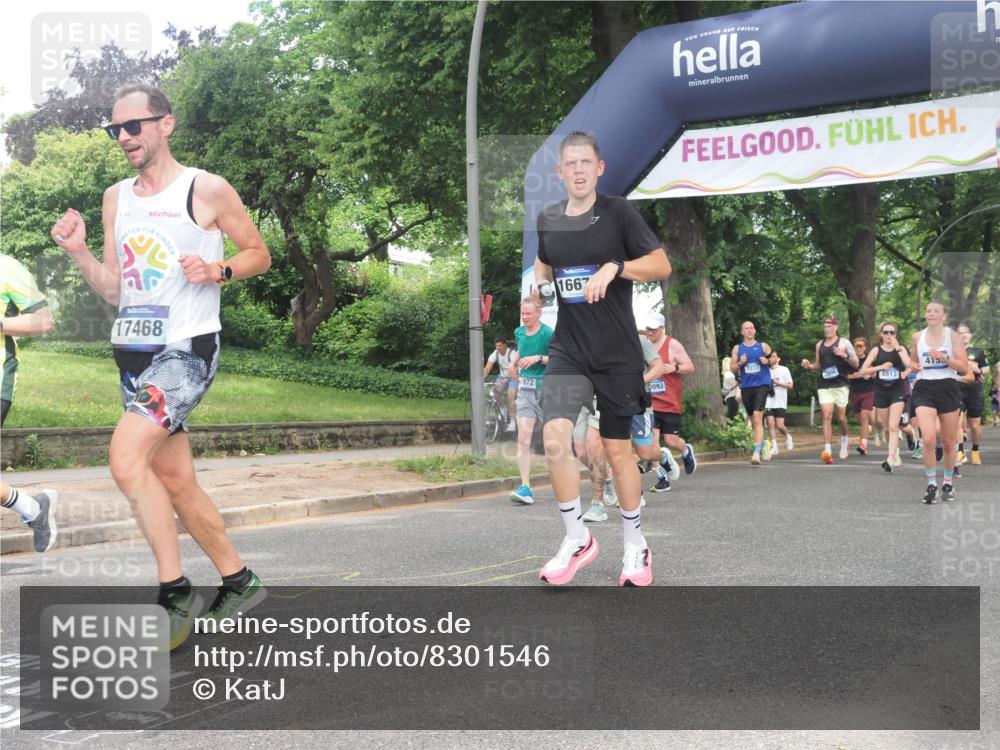 29.06.2025 - hella hamburg halbmarathon KatJ http://msf.ph/oto/8301546 29.06.2025 10:43:23 Zwischen KM18-KM19 1972, 2982, 3042, 4152, 4594, 5418, 7037, 8255, 8393 meine-sportfotos.de