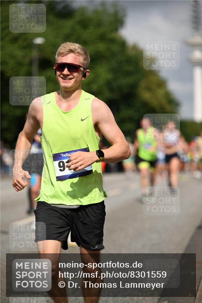 29.06.2025 - hella hamburg halbmarathon Dr. Thomas Lammeyer http://msf.ph/oto/8301559 29.06.2025 09:54:02 Kennedybrücke 1209, 1358, 1675, 1688, 1697, 1882, 2568, 2675, 2826, 3332, 3626, 4205, 4229, 4380, 4398, 4823, 5409, 5472, 5508, 5745, 6458, 6529, 6649, 6686, 6687, 7026, 8450, 8958, 9017, 9116, 9302, 9365, 10218, 10783, 10922, 11281, 11284, 11305, 11379 meine-sportfotos.de