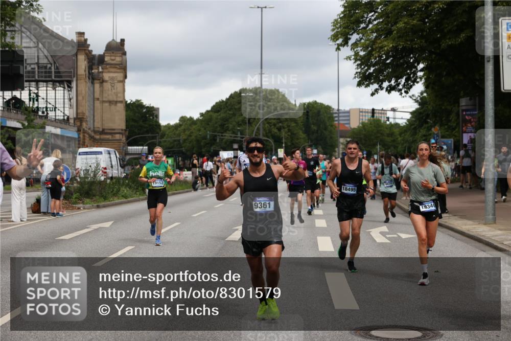 29.06.2025 - hella hamburg halbmarathon Yannick Fuchs http://msf.ph/oto/8301579 29.06.2025 10:49:56 20KM 1130, 1180, 2378, 2982, 3042, 3048, 4951, 5287, 5465, 5672, 5721, 6759, 7646, 7742, 8255, 8311, 8330, 8639, 8863, 9361, 9562, 9622, 11039, 11143, 11309, 11554, 11638, 12196, 12515, 12858, 13474, 14363, 14461, 15134, 15184, 16043, 16375, 16401, 16434, 16625, 16786, 17468, 17615, 18125, 18212, 18325, 18340, 18495, 18531, 18634, 18741, 18746, 18835, 18966, 19120, 19152 meine-sportfotos.de