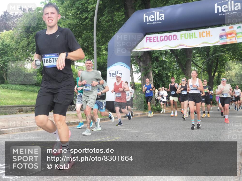 29.06.2025 - hella hamburg halbmarathon KatJ http://msf.ph/oto/8301664 29.06.2025 10:43:23 Zwischen KM18-KM19 1972, 2982, 3042, 4152, 4594, 5418, 7037, 8255, 8393 meine-sportfotos.de