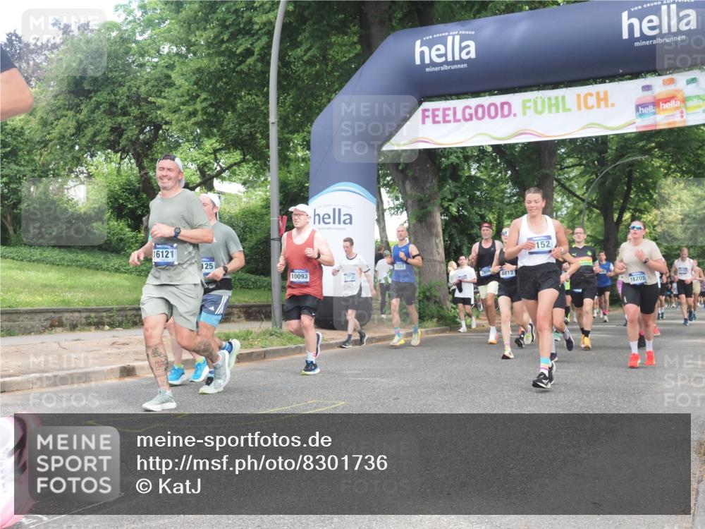 29.06.2025 - hella hamburg halbmarathon KatJ http://msf.ph/oto/8301736 29.06.2025 10:43:24 Zwischen KM18-KM19 1972, 2741, 2982, 2996, 3042, 4152, 4594, 4813, 5418, 7037, 8255, 8393 meine-sportfotos.de
