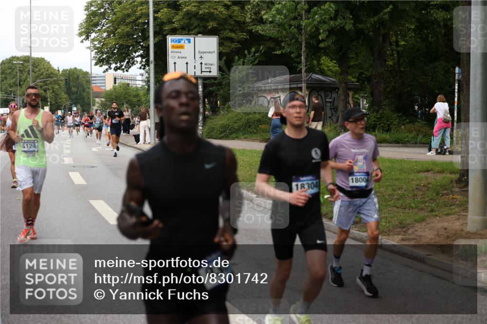 29.06.2025 - hella hamburg halbmarathon Yannick Fuchs http://msf.ph/oto/8301742 29.06.2025 10:37:33 20KM 1353, 1675, 1735, 2653, 4229, 4318, 5011, 5124, 5477, 7026, 7508, 7635, 9364, 9371, 9534, 10099, 10237, 10251, 11177, 12153, 12723, 12776, 13398, 13746, 13807, 14201, 14210, 14226, 14484, 14560, 14849, 15255, 15328, 15706, 15851, 15921, 16314, 16338, 17733, 18004, 18274, 18304, 18449, 18659, 18987, 19009, 19038, 19229 meine-sportfotos.de