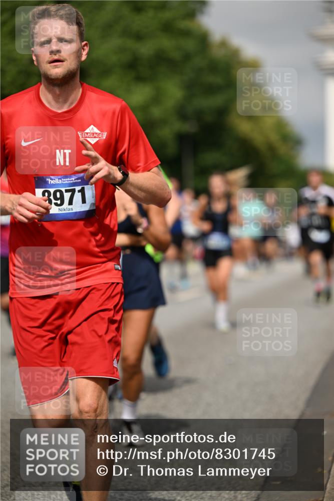 29.06.2025 - hella hamburg halbmarathon Dr. Thomas Lammeyer http://msf.ph/oto/8301745 29.06.2025 10:16:25 Kennedybrücke 1249, 1610, 1785, 1850, 1851, 2963, 2964, 3182, 3248, 3262, 3363, 4453, 5150, 5166, 5176, 6822, 6871, 7014, 7907, 8206, 8207, 8917, 8971, 9428, 10067, 10402, 10685, 11025 meine-sportfotos.de