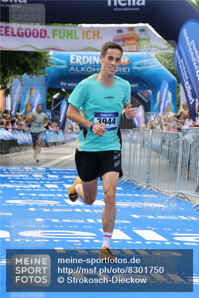 29.06.2025 - hella hamburg halbmarathon Strokosch-Dieckow http://msf.ph/oto/8301750 29.06.2025 10:16:31 Ziel 3944, 11864 meine-sportfotos.de