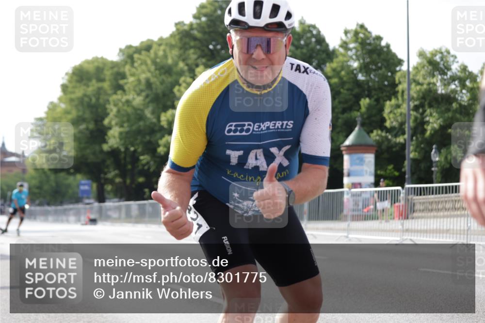 29.06.2025 - hella hamburg halbmarathon Jannik Wohlers http://msf.ph/oto/8301775 29.06.2025 08:56:51 Lombardsbrücke  meine-sportfotos.de