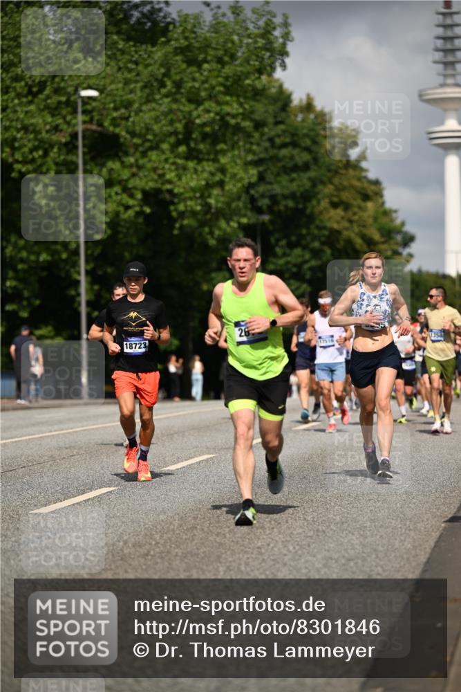 29.06.2025 - hella hamburg halbmarathon Dr. Thomas Lammeyer http://msf.ph/oto/8301846 29.06.2025 09:54:04 Kennedybrücke 1209, 1358, 1688, 1697, 1882, 2568, 2675, 2826, 3626, 4205, 4229, 4380, 4398, 4823, 5409, 5472, 5508, 5745, 6080, 6458, 6529, 6649, 6686, 6687, 7026, 7110, 8450, 8958, 9017, 9116, 9365, 10218, 10783, 10922, 11281, 11284, 11305, 11379 meine-sportfotos.de