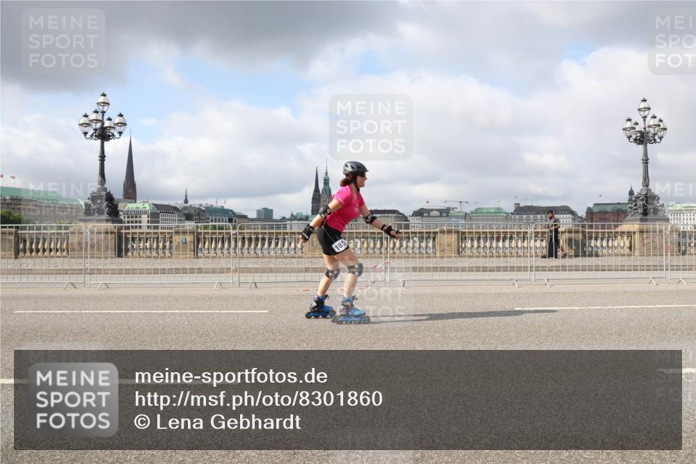 29.06.2025 - hella hamburg halbmarathon Lena Gebhardt http://msf.ph/oto/8301860 29.06.2025 09:06:39 Lombardsbrücke  meine-sportfotos.de