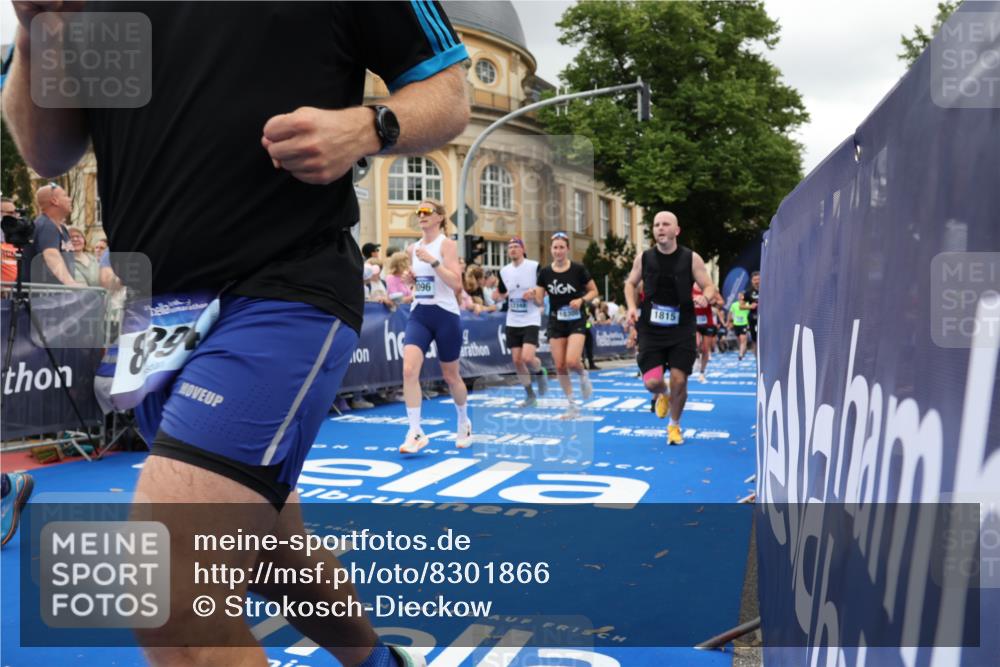 29.06.2025 - hella hamburg halbmarathon Strokosch-Dieckow http://msf.ph/oto/8301866 29.06.2025 10:54:01 Ziel 1151, 1410, 1815, 2432, 3096, 3208, 3209, 5638, 6294, 6356, 6374, 6481, 6581, 7918, 7973, 8390, 8394, 9032, 11499, 11789, 12379, 13032, 13397, 13869, 14175, 16477, 16871, 17348, 18308, 18879 meine-sportfotos.de