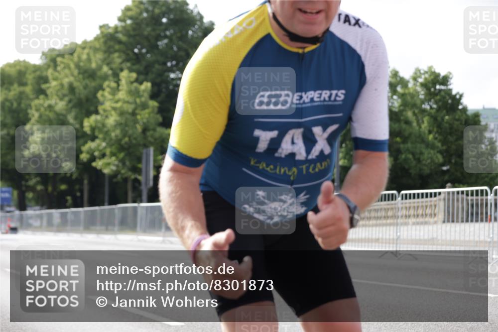 29.06.2025 - hella hamburg halbmarathon Jannik Wohlers http://msf.ph/oto/8301873 29.06.2025 08:56:51 Lombardsbrücke  meine-sportfotos.de