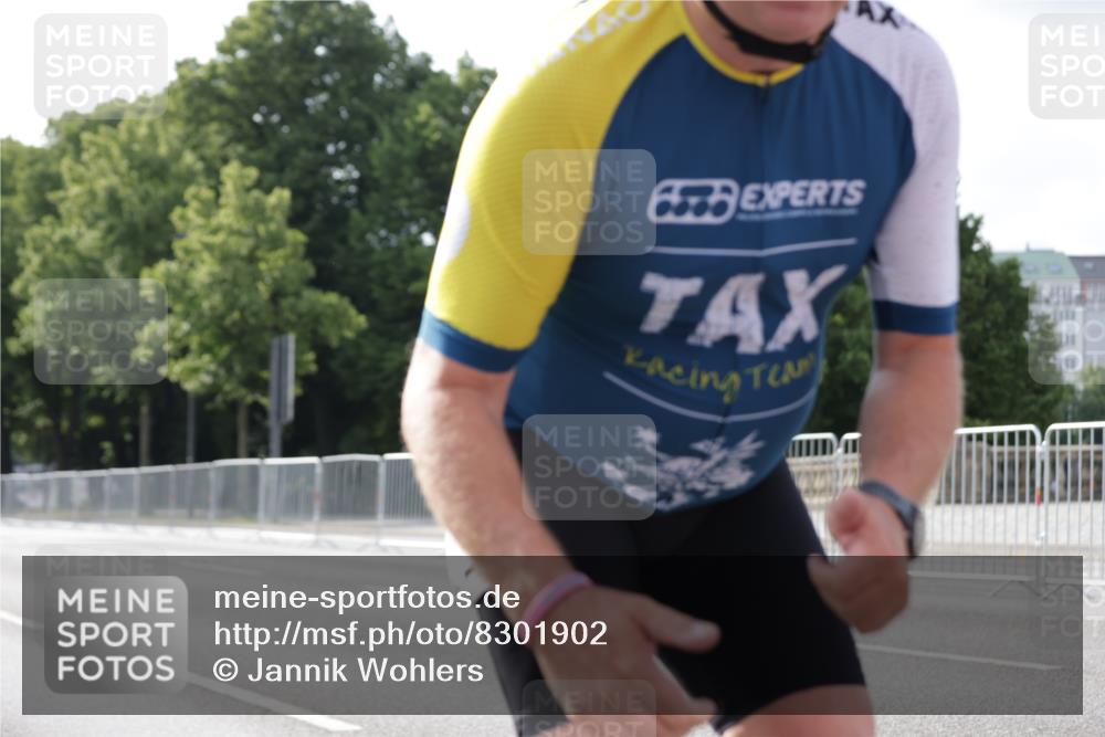 29.06.2025 - hella hamburg halbmarathon Jannik Wohlers http://msf.ph/oto/8301902 29.06.2025 08:56:51 Lombardsbrücke  meine-sportfotos.de