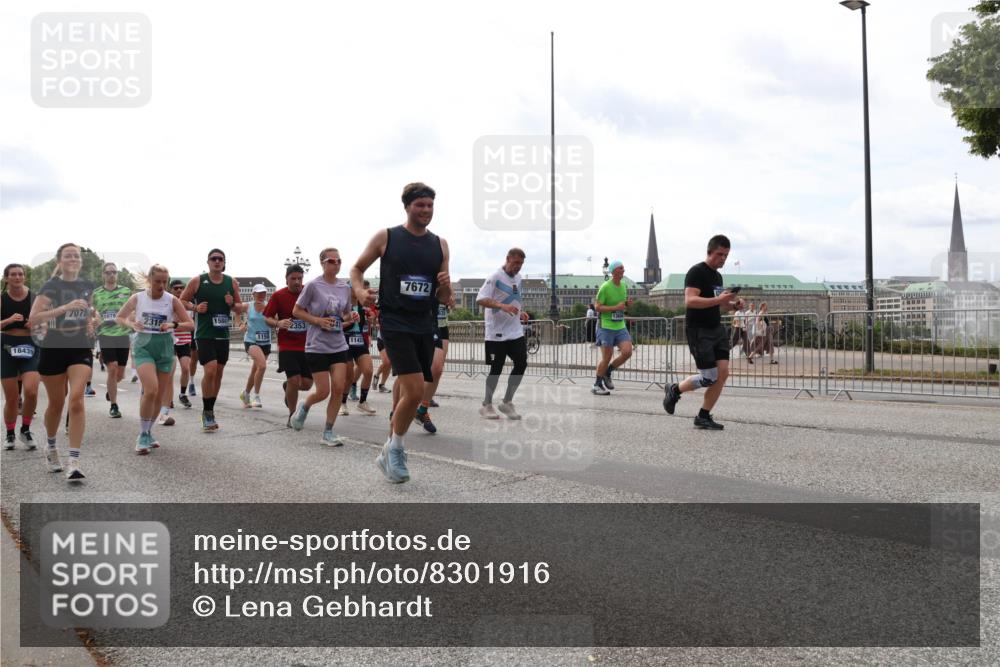 29.06.2025 - hella hamburg halbmarathon Lena Gebhardt http://msf.ph/oto/8301916 29.06.2025 10:21:53 Lombardsbrücke 18439, 7075, 1078, 2315, 1584, 1158, 1142, 7672, 1003, 1072, 1158, 1191, 1250, 1294, 1401, 1668, 1958, 1963, 2009, 2063, 2172, 2315, 2353, 2514, 2529, 2744, 3050, 3172, 3458, 3606, 3768, 3770, 3825, 3826, 3995, 4046, 4289, 4366, 4375, 4376, 4697, 4786, 5122, 5412, 5641, 5759, 5957, 6086, 6103, 6475, 6676, 6805, 6881, 7075, 7162, 7612, 7672, 7781, 8095, 8286, 8431, 8715, 8860, 8896, 8954, 8959, 9002, 9062, 9369, 9483, 9499, 9532, 9624, 10374, 10874 meine-sportfotos.de