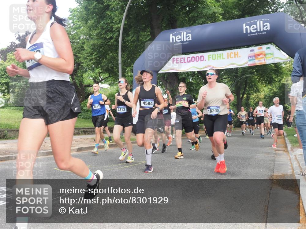 29.06.2025 - hella hamburg halbmarathon KatJ http://msf.ph/oto/8301929 29.06.2025 10:43:26 Zwischen KM18-KM19 1972, 2083, 2741, 2982, 2996, 3042, 4152, 4594, 4813, 5418, 7037, 8255 meine-sportfotos.de