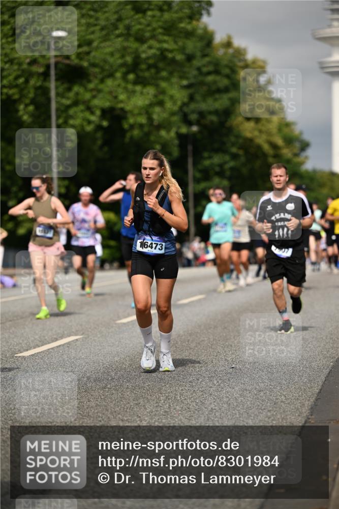 29.06.2025 - hella hamburg halbmarathon Dr. Thomas Lammeyer http://msf.ph/oto/8301984 29.06.2025 10:16:27 Kennedybrücke 1249, 1610, 1785, 1850, 1851, 2963, 2964, 3182, 3248, 3262, 3363, 4453, 5150, 5166, 5176, 6822, 6871, 7014, 7907, 8917, 8971, 9428, 9705, 10067, 10402, 10409, 10685, 11025 meine-sportfotos.de