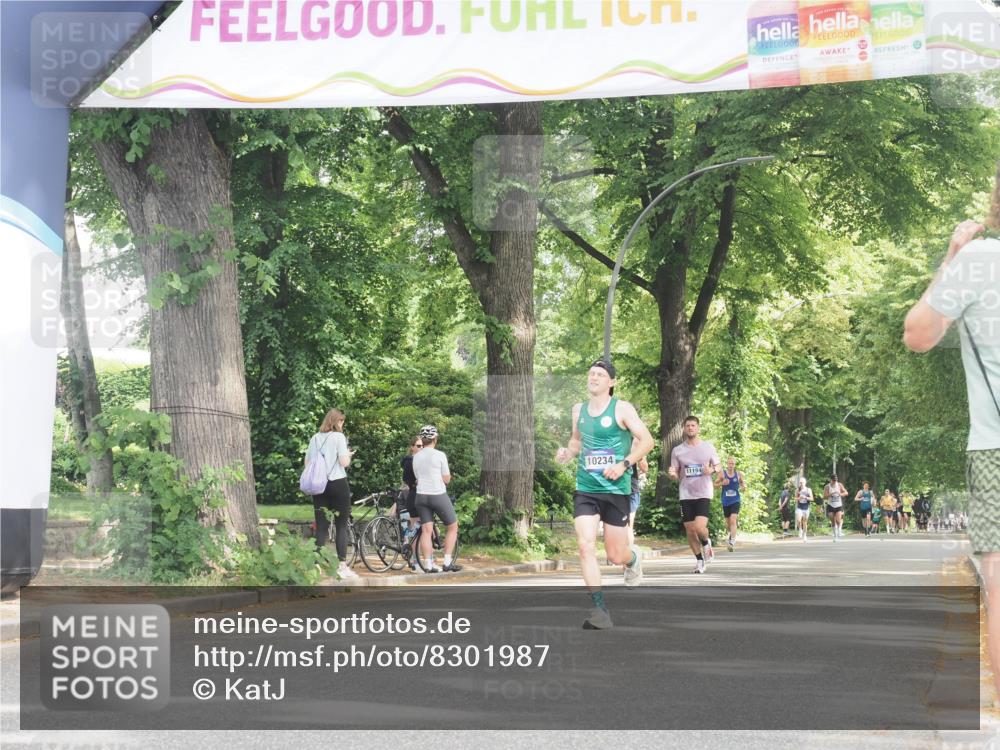 29.06.2025 - hella hamburg halbmarathon KatJ http://msf.ph/oto/8301987 29.06.2025 10:14:09 Zwischen KM18-KM19  meine-sportfotos.de