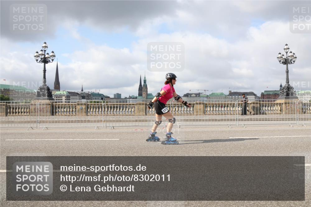 29.06.2025 - hella hamburg halbmarathon Lena Gebhardt http://msf.ph/oto/8302011 29.06.2025 09:06:39 Lombardsbrücke  meine-sportfotos.de
