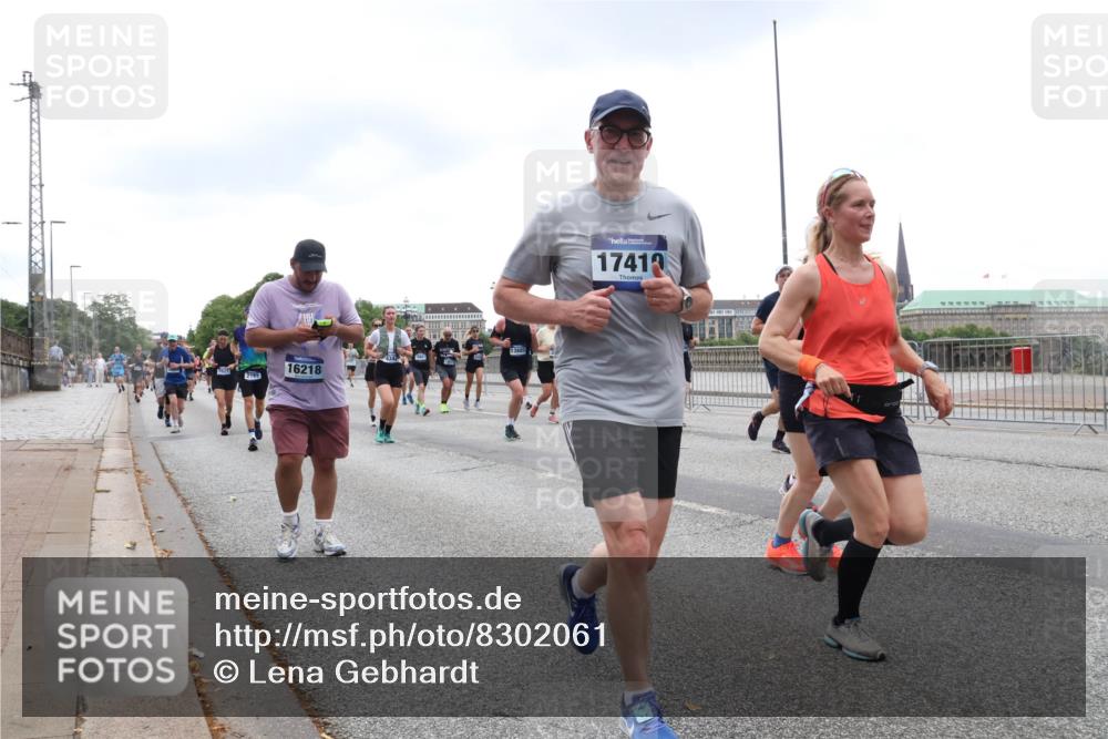 29.06.2025 - hella hamburg halbmarathon Lena Gebhardt http://msf.ph/oto/8302061 29.06.2025 10:46:54 Lombardsbrücke 1073, 1185, 1286, 1363, 1371, 1375, 1593, 1607, 1608, 1720, 1837, 1961, 1999, 2162, 2211, 2320, 2327, 2537, 2555, 2556, 2665, 2697, 2981, 3277, 3406, 3407, 3469, 3734, 3823, 4202, 4239, 4296, 4342, 4355, 4483, 4604, 5111, 5114, 5700, 5796, 5953, 6124, 6161, 6485, 6496, 6740, 7073, 7303, 7412, 7430, 7431, 7767, 7827, 8477, 8486, 8551, 8553, 8684, 8706, 8967, 9691, 10230, 13969, 14261, 15852, 16882, 16987 meine-sportfotos.de