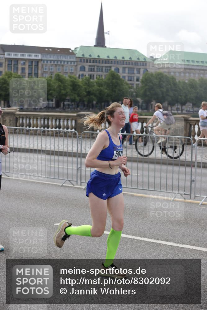 29.06.2025 - hella hamburg halbmarathon Jannik Wohlers http://msf.ph/oto/8302092 29.06.2025 10:37:20 Lombardsbrücke 1475, 1799, 1985, 2199, 2853, 3230, 3246, 3633, 5139, 5522, 5875, 6243, 7124, 7321, 7350, 8985, 9247, 9288, 9895, 10159, 10506, 10836, 10919, 11087, 11183, 11543, 11801, 11882, 11888, 12123, 12242, 12254, 12472, 12824, 13650, 14018, 15418, 15511, 16032, 16582, 16680, 16706, 17389, 17793, 17798, 18317, 18319 meine-sportfotos.de